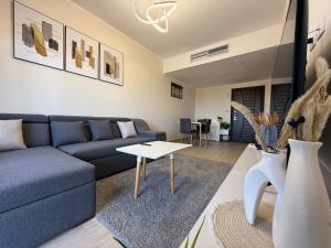 Luxury hotel apartment 2rooms with triple sea view