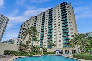 Luxury Beachfront Apartments 4001 S Ocean Dr