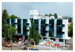 Hotel Gurjas - Jogeshwāri