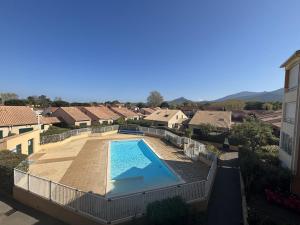 Appartement T2 avec Parking - 900m Plage et Commerces - FR-1-388-95