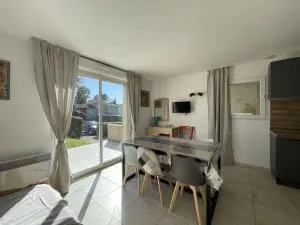 Maison Duplex avec Terrasse, 2 Chambres, Piscines et Parking - FR-1-382-19 - 萨拉瓦