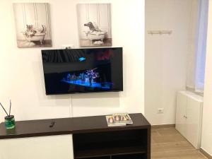 Hermes Apartment with private parking