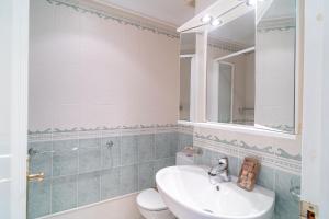 Urban Alhambra Studio by Casasol