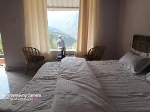 Kashi-Kedar Resort and Resturant - Trijugi Nārāyan