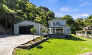 The Lighthouse - Te Mata Holiday Home - 泰晤士