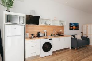 Stylish Studio with Easy Access to Valencias Best