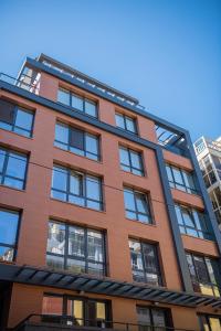 Geneva: A charming patio studio with private parking!