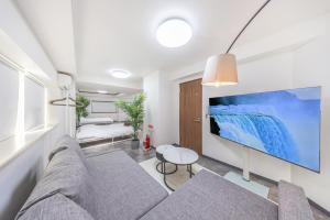 R201-Shinjuku 13 min Up to 8 people 60 sqm Full renovation Roppongi and Tsukiji direct access Family group 7 min to Ochiai Minami Nagasaki Station