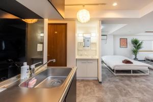 R201-Shinjuku 13 min Up to 8 people 60 sqm Full renovation Roppongi and Tsukiji direct access Family group 7 min to Ochiai Minami Nagasaki Station