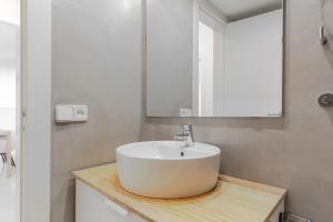 Blueground Pedralbes AC wd nr Camp Nou BCN-184