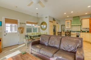 203D 203 Descanso Ave.