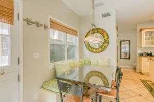 203D 203 Descanso Ave.