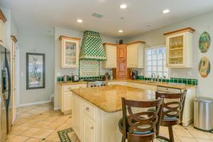 203D 203 Descanso Ave.