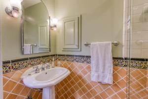 203D 203 Descanso Ave.