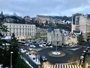 Studio opposite Thermes and Casino - 罗亚