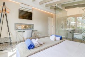 Majoran Family Finca with Pools, Jacuzzi and Gym in Pollença
