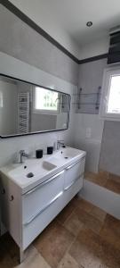 Maison de bord de mer ,Hyères, 3 chambres, jardin, calme