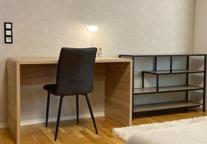 zentrale Design-Ferienwohnung mit Balkon und Stellplatz in Karlsruhe - APOLONIAliving