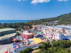 全新现代风格 魅力泳池公寓