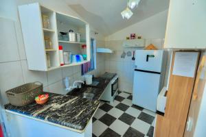 APTO 08 min a PÉ, Praia Taperapuan! Piscina! Estacionamento Grátis!