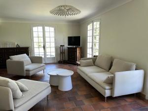 Villas Le Peruguet - maison avec piscine et bois prive : photos des chambres