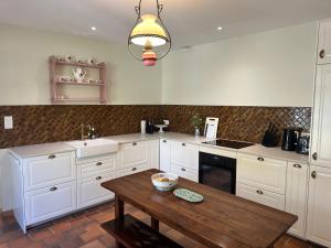 Villas Le Peruguet - maison avec piscine et bois prive : photos des chambres