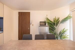 R301-Shinjuku 13 min Maximum 8 people 60 sqm Roppongi, Tsukiji direct access Full renovation 7 min walk from Ochiai Minami-Nagasaki Station