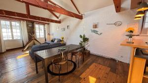 Appartements Cosy Eglantine 2 CH- Centre ville & Tres Spacieux : photos des chambres