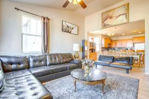 Shared Backyard Aurora Family Home - DEN