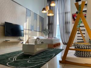 Airy King bed Decohome