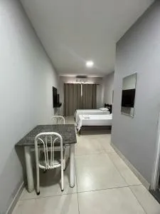 Apartamento 110 - Suíte com ar condicionado - 帕特罗西尼乌