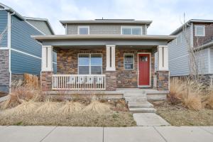 Perfect for Families! Quiet Aurora Home