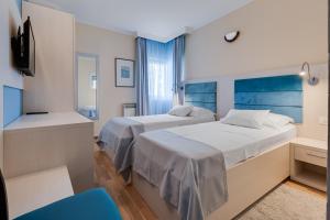 Twin Room room in Hotel Marinko