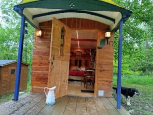 Roulotte et Cabane Par Hasard