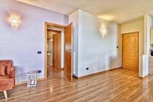 La Terrazza sul Lago by Theater Home