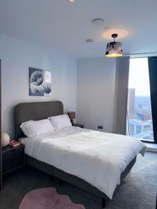 City Centre - 2-Bed High Rise Apartment - Sleeps 4