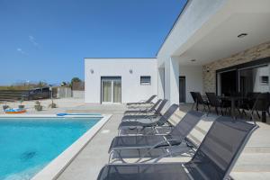 Brand new Villa Leny with heated pool