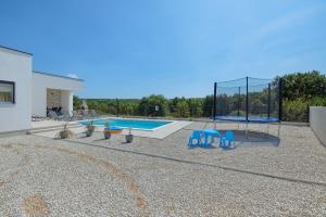 Brand new Villa Leny with heated pool