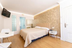 HOTEL HOLIDAY camino de Santiago por la costa