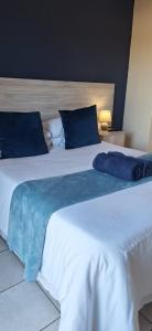 Sea Breeze Manor - Blue Unit