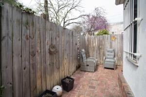 Sojourn Only 8 Blocks to Capitol and Private Patios