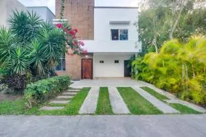 Luxe Playa Del Carmen Home with Pool - Walk to Beach - Lafitte