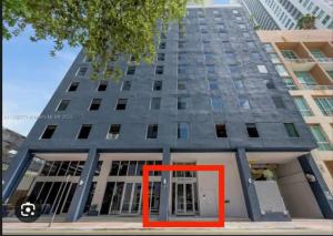 Modern Luxe Studio in Downtown Miami with Rooftop Pool and Gym