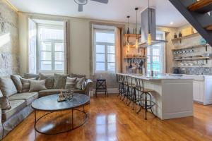 Stylish Downtown Porto Duplex 2BR Walk everywhere!