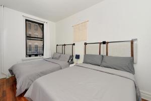 Midtown West Furnished 3 Bedroom Apartment