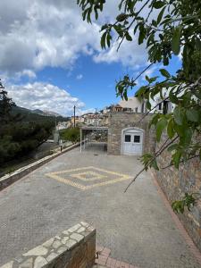 Stone Heaven Apartment-Poolside BBQ & Fresh Herbs
