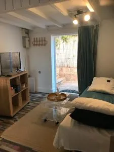 Studio Proche Plage, Commerces - Agay - Saint Raphael