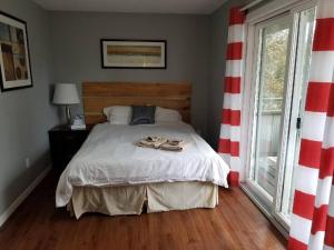 The Rosehall PEC Waterfront Stay