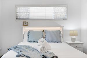 Modern Luxury Riverfront Sanctuary