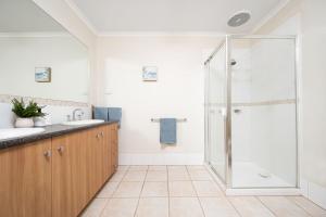 The Peninsula Escape Spacious 5-Bedroom Home